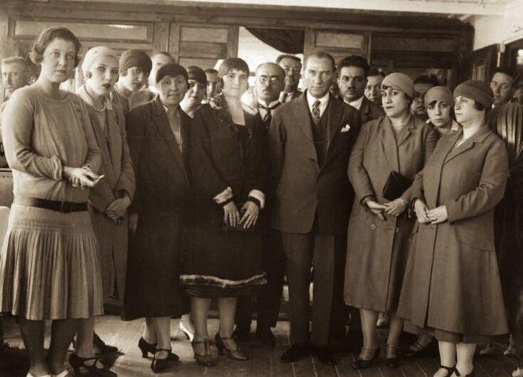 5 ARALIK TÜRK KADININA SEÇME VE SEÇİLME HAKKININ VERİLDİĞİ GÜN VE 5 ARALIK DÜNYA KADIN HAKLARI GÜNÜ 91. YILDÖNÜMÜ KUTLU OLSUN